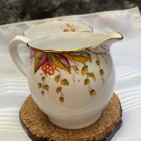 Rare Royal Albert sugar and cream set vintage “Virginia” - Picture 4 of 16